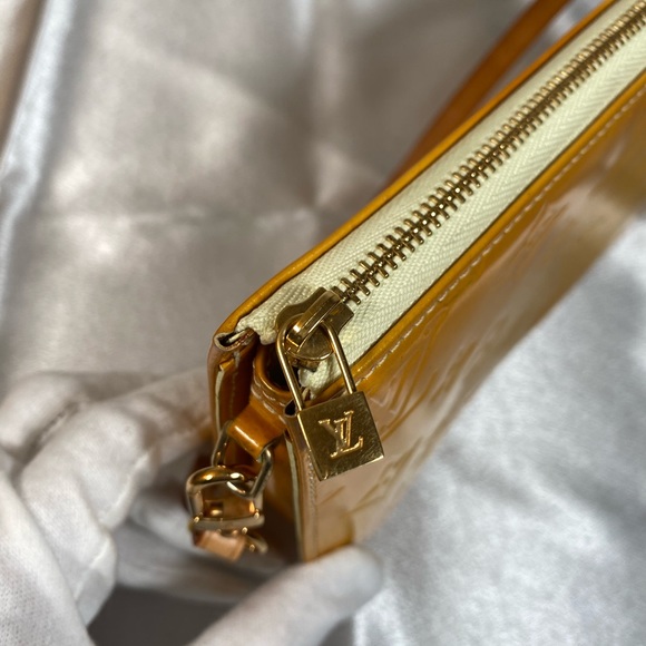💯 Authentic LV Yellow Lexington Pochette - Picture 4 of 10